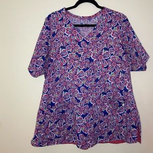Vera Bradley Scrub Top Size 2X preowned great condition blue and pink Floral